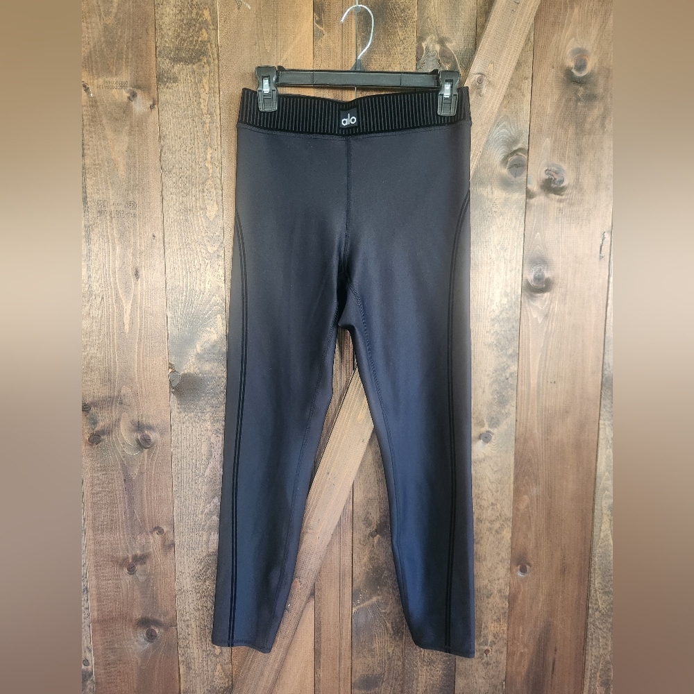 Alo Black High-Waisted Airlift Leggings Size M